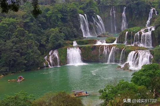 李念三胎产后复工,与众美女同框气质完胜,曾公开三胎儿子正脸照